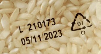 Hai del riso scaduto? Non buttarlo: ecco come riutilizzarlo in modo intelligente