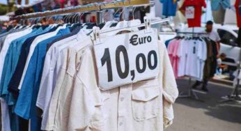 Stop alla distruzione dei vestiti invenduti: l’UE cambia le regole della moda