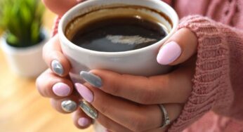 Dalla tazzina di caffè al diario della gratitudine: 5 esercizi per allenare la tua gioia quotidiana